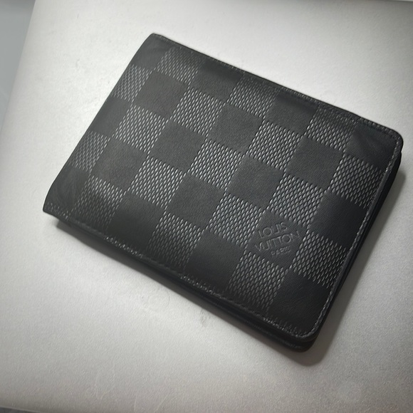 Louis Vuitton Multiple Wallet - Picture 1 of 7
